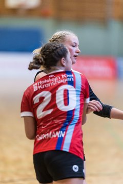 Bild 220 - wBJ SV Henstedt Ulzburg - HSG Holstein Kiel/Kronshagen : Ergebnis: 30:28